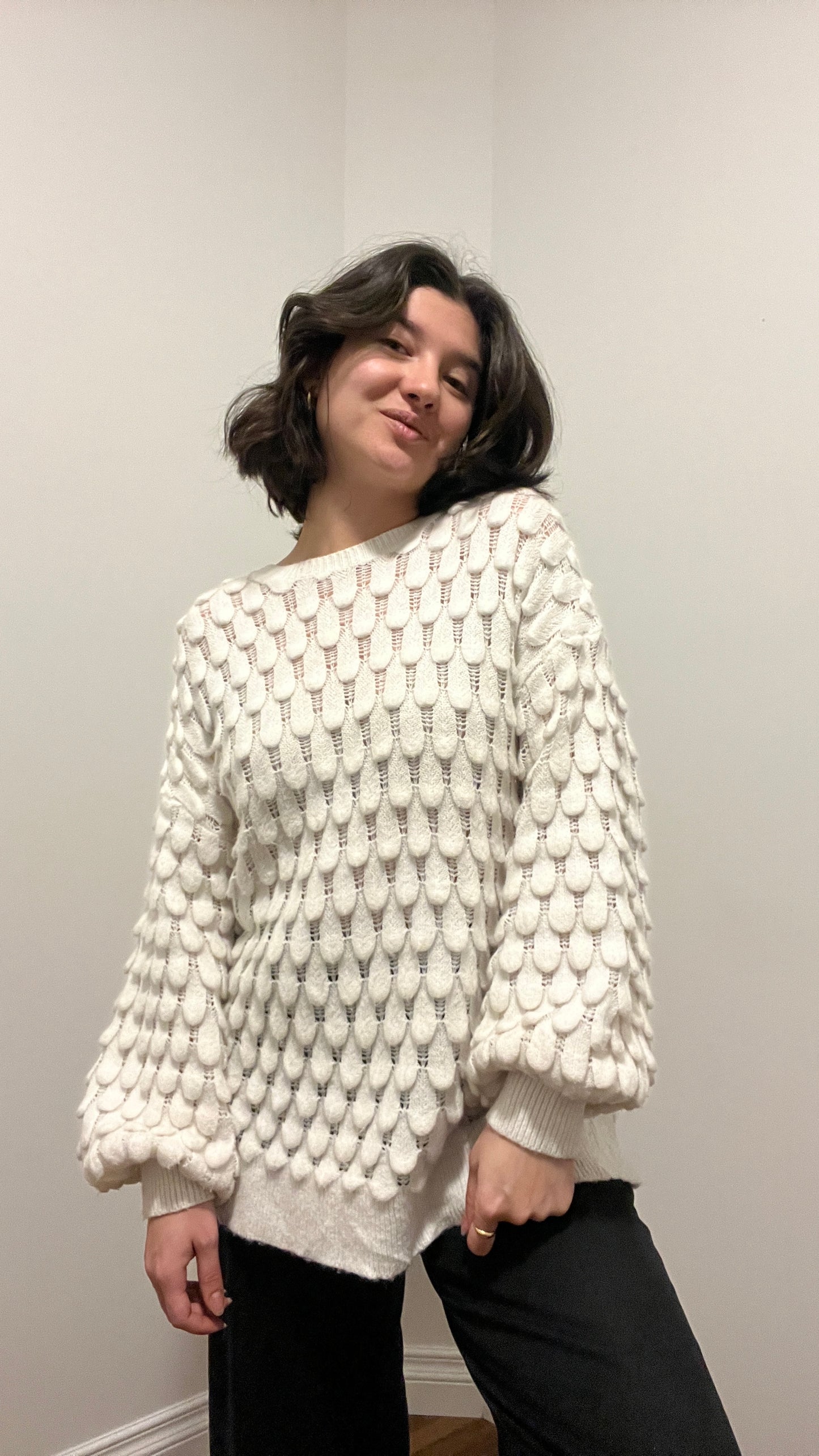 Melanie Lyne White Scallop Weave Sweater, Size L