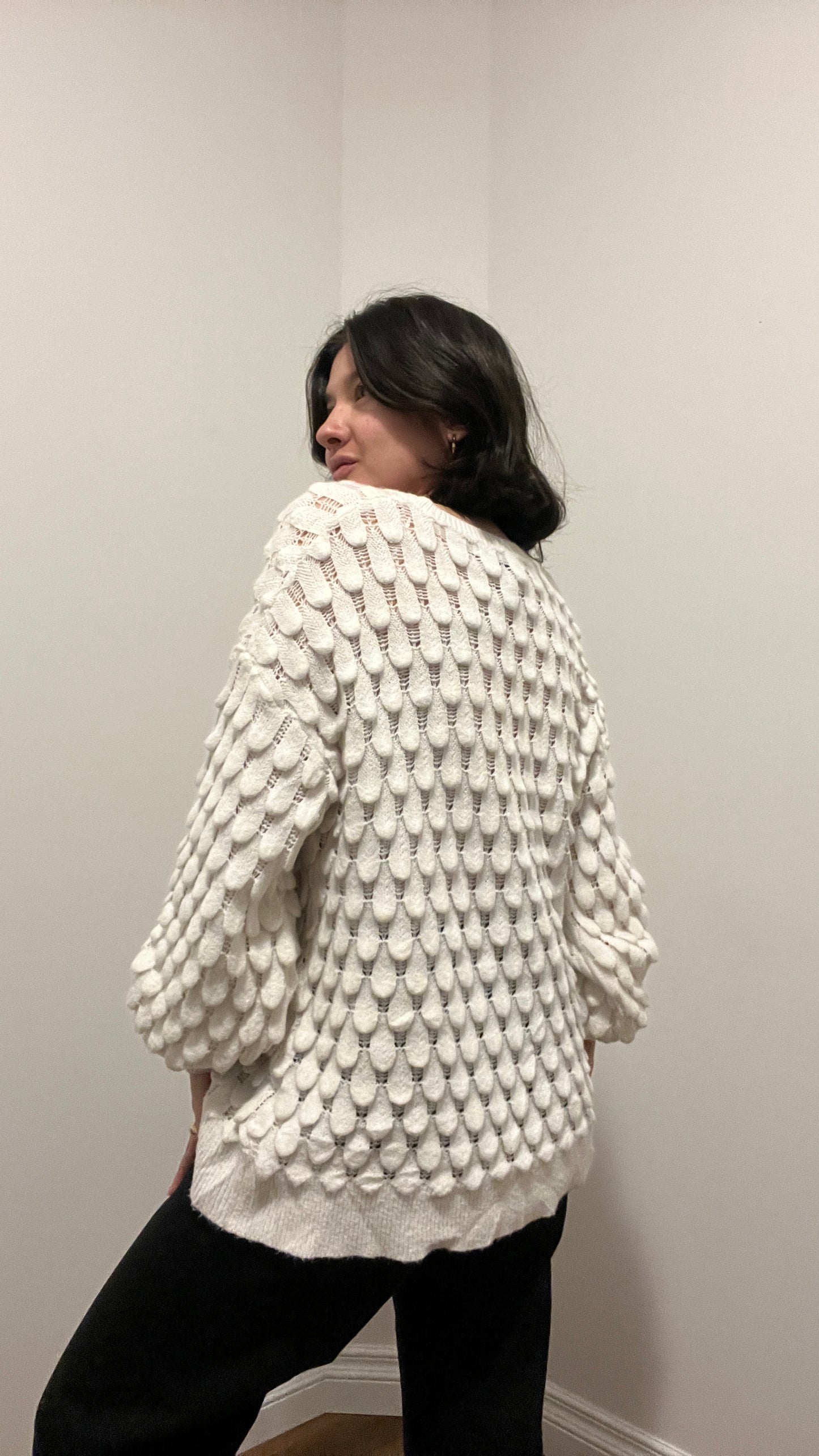 Melanie Lyne White Scallop Weave Sweater, Size L