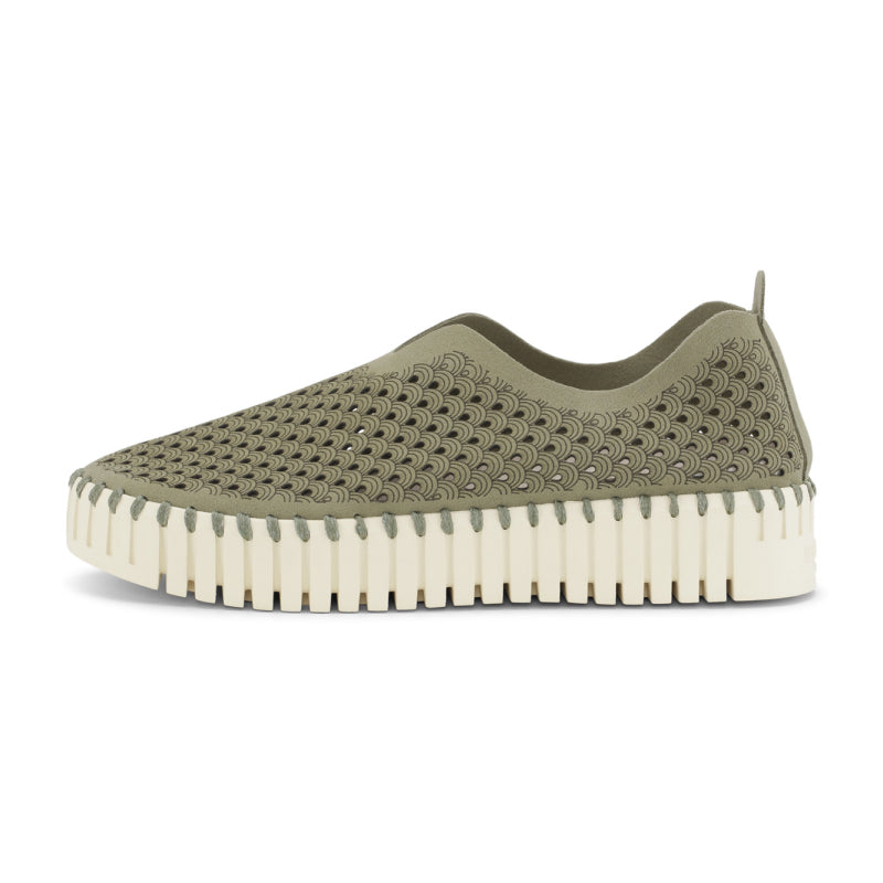 NWT Isle Jacobsen Army Green Flats, Size 39