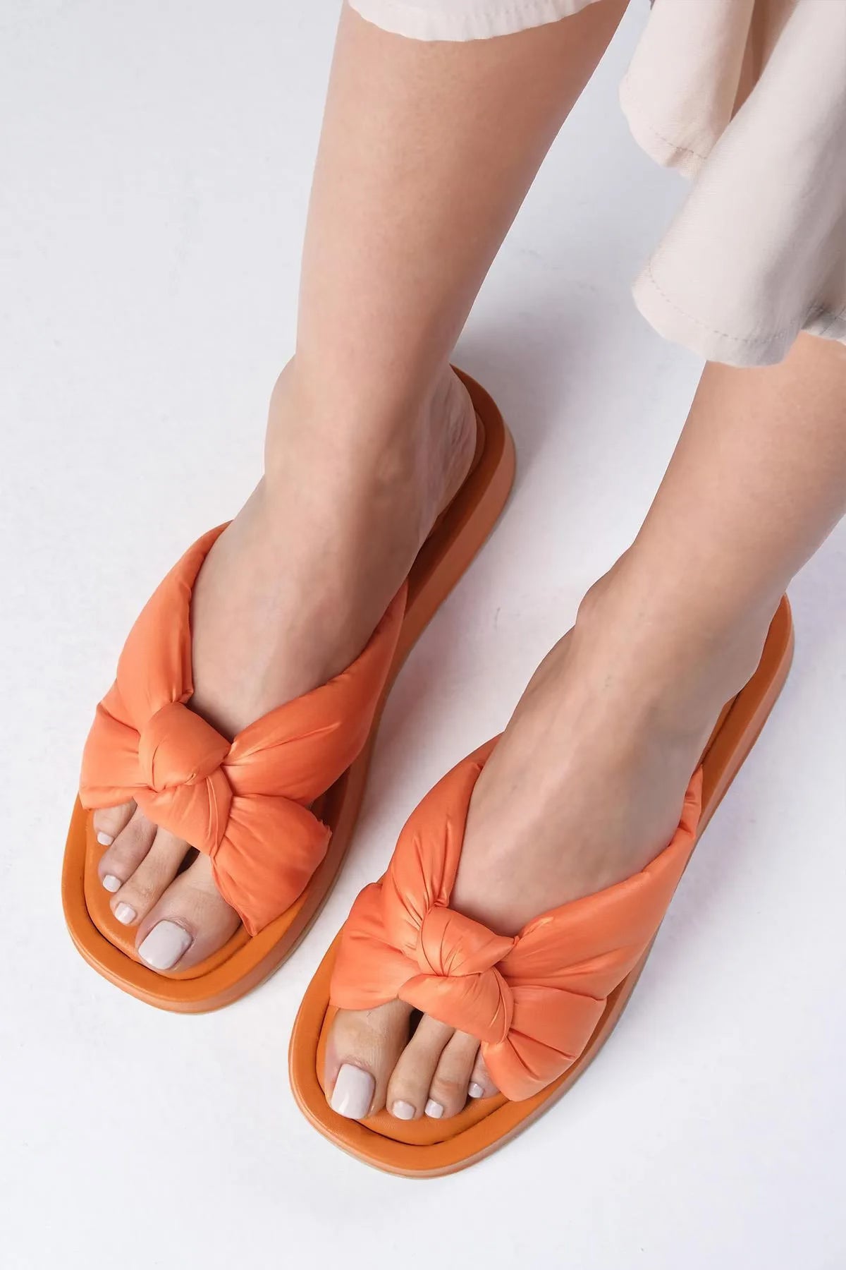 Tyche Orange Chunky Flip Flops, Size 6
